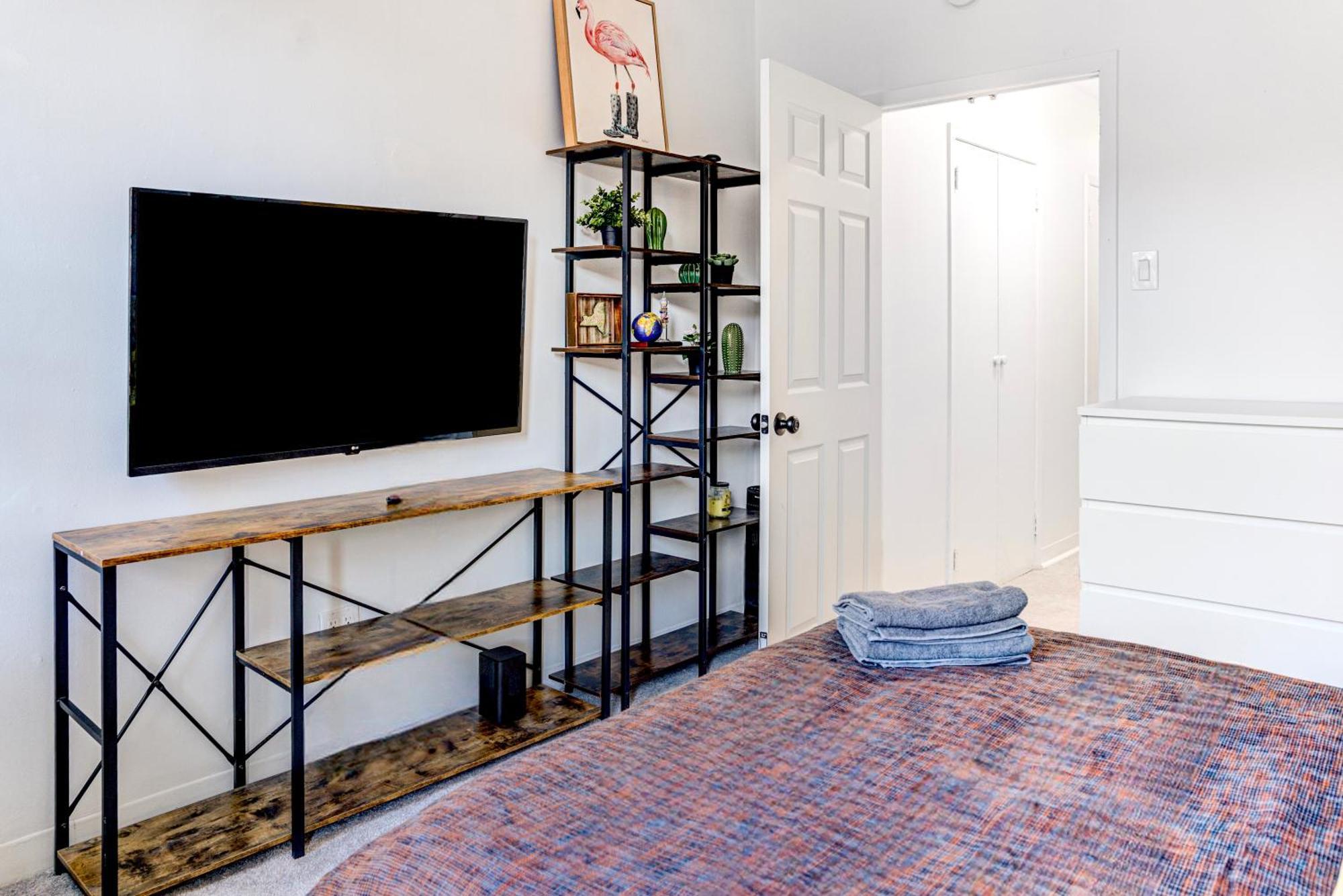 3 Bedroom Gorgeous Suit In Hells Kitchen نيو يورك المظهر الخارجي الصورة