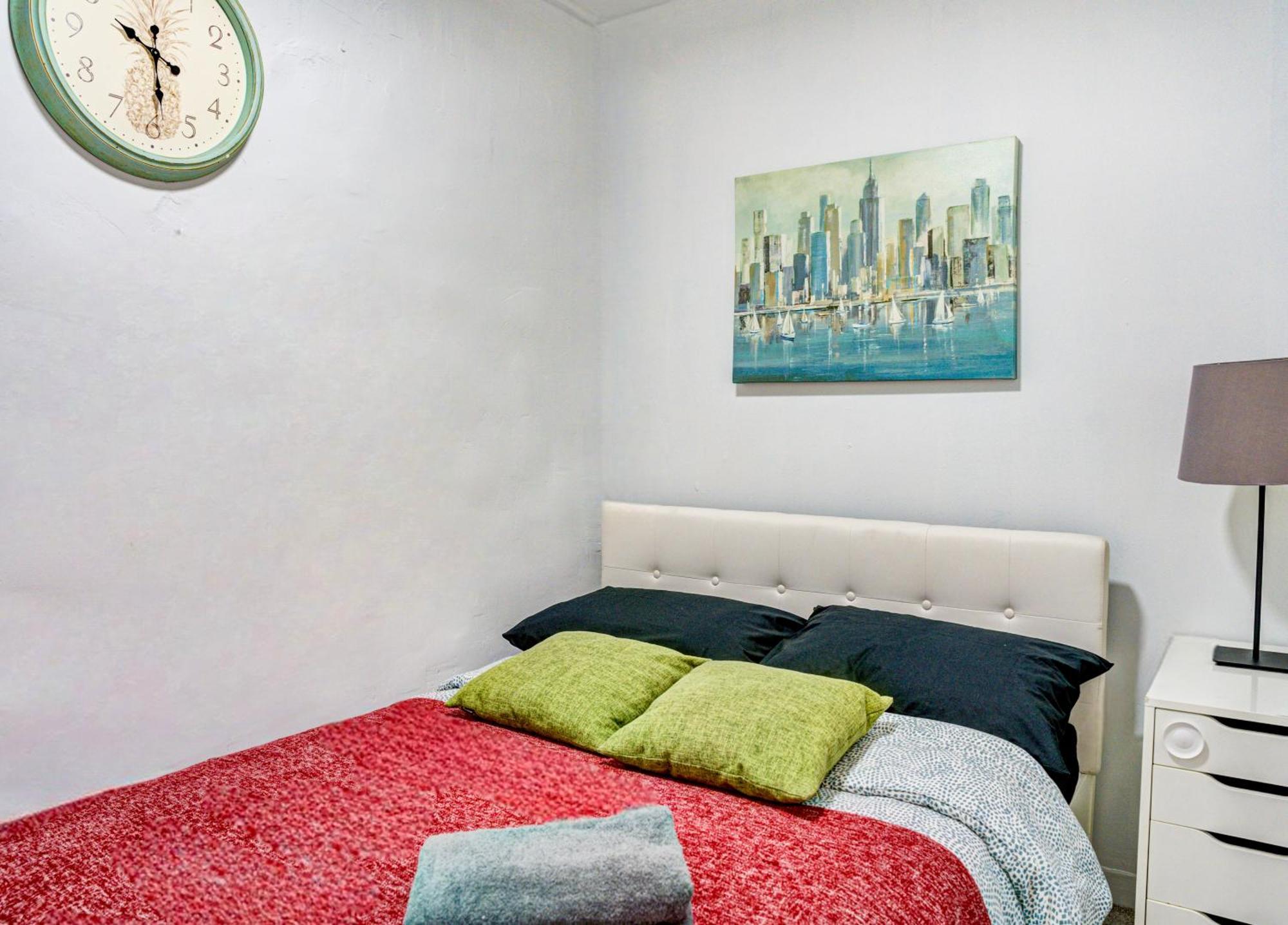 3 Bedroom Gorgeous Suit In Hells Kitchen نيو يورك المظهر الخارجي الصورة