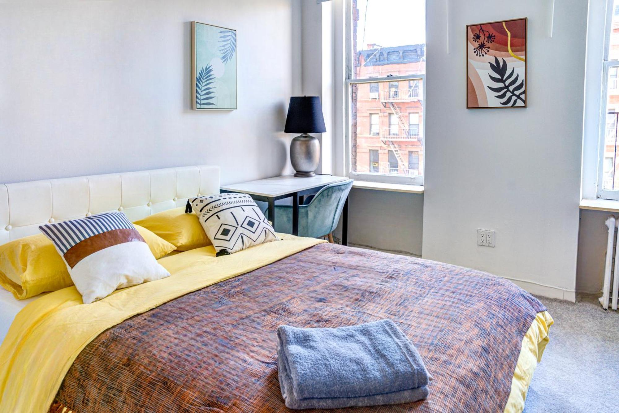 3 Bedroom Gorgeous Suit In Hells Kitchen نيو يورك المظهر الخارجي الصورة